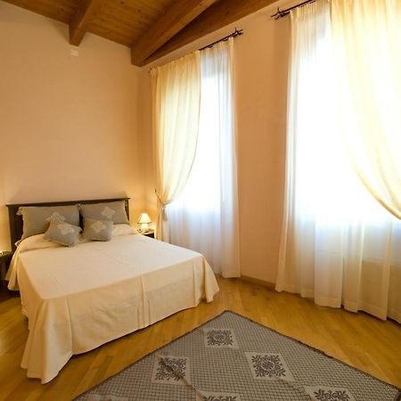 Piazza Azuni 18 Guest House 사사리 외부 사진