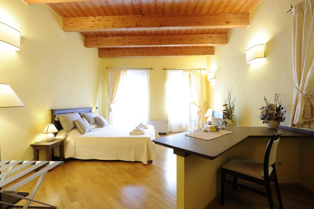 Piazza Azuni 18 Guest House 사사리 외부 사진