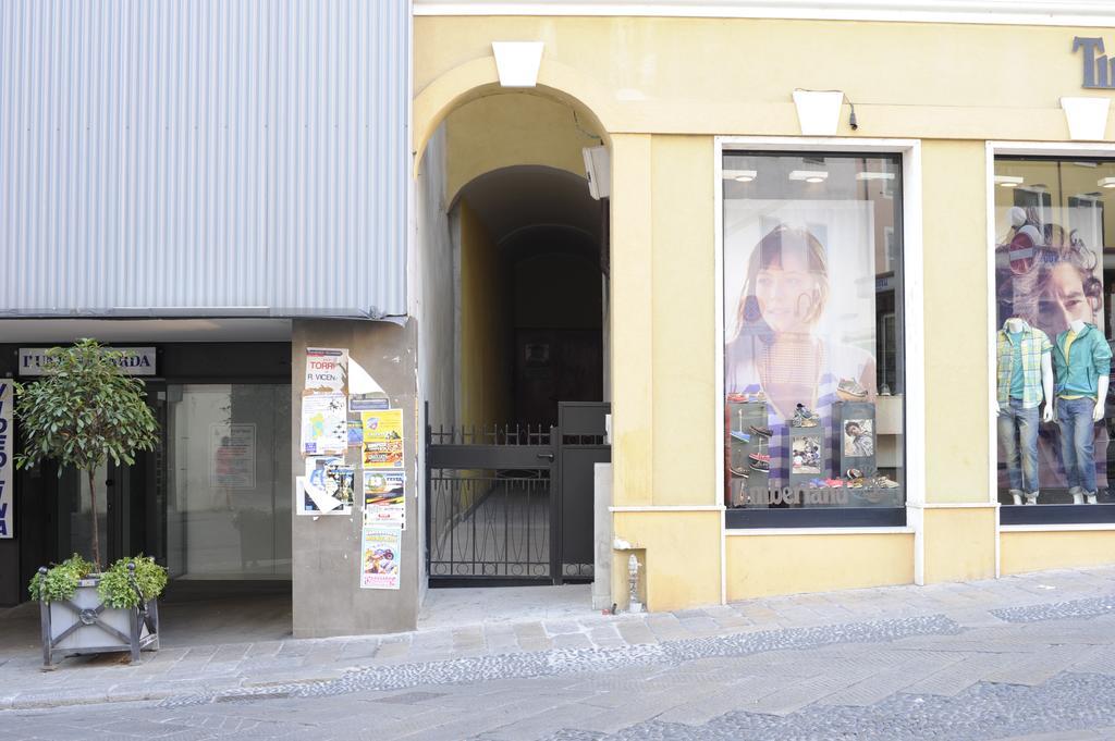 Piazza Azuni 18 Guest House 사사리 외부 사진