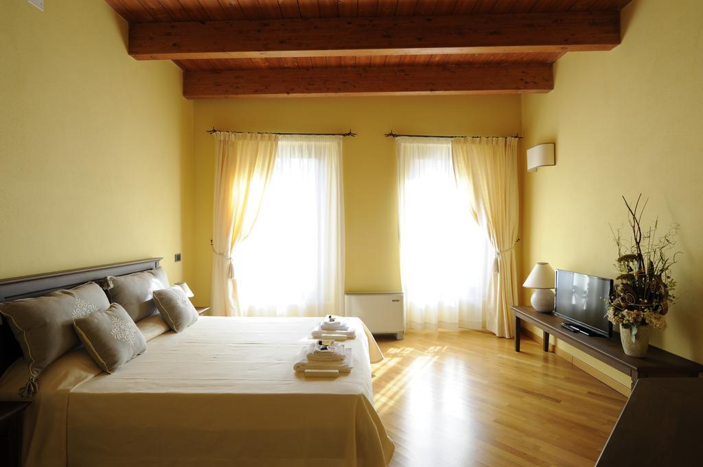 Piazza Azuni 18 Guest House 사사리 외부 사진